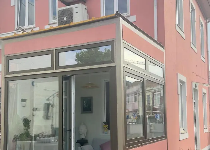 Luxurious Pink House And Parking
